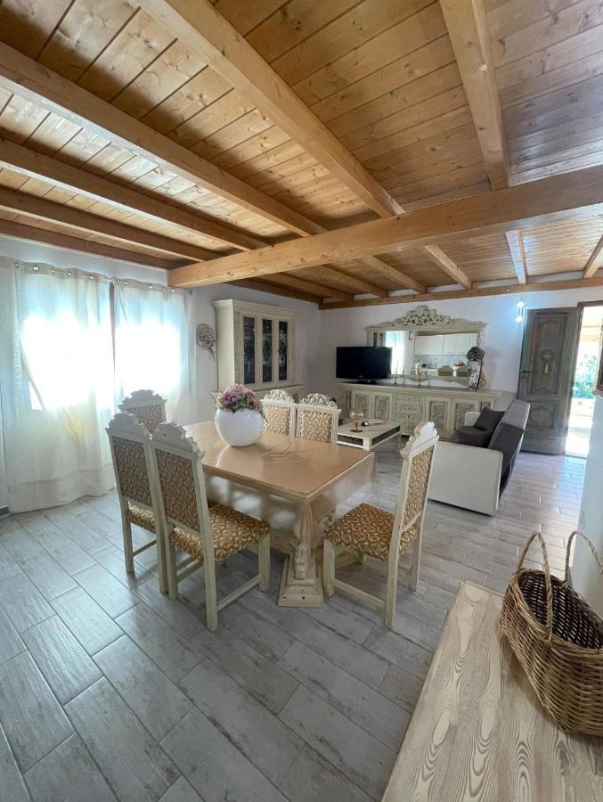 Il Casale Villa Budoni Exteriör bild