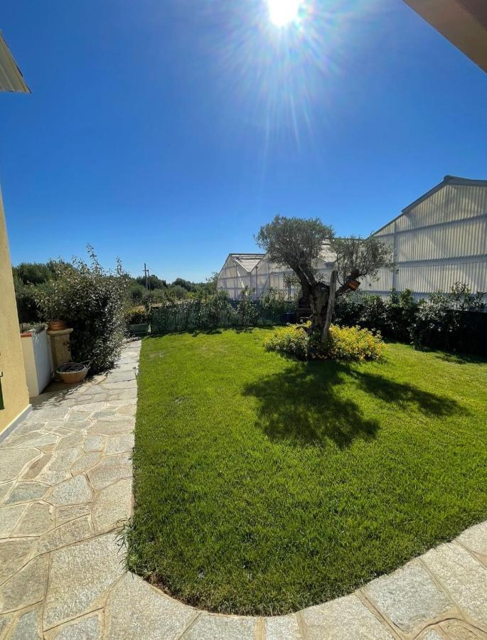 Il Casale Villa Budoni Exteriör bild