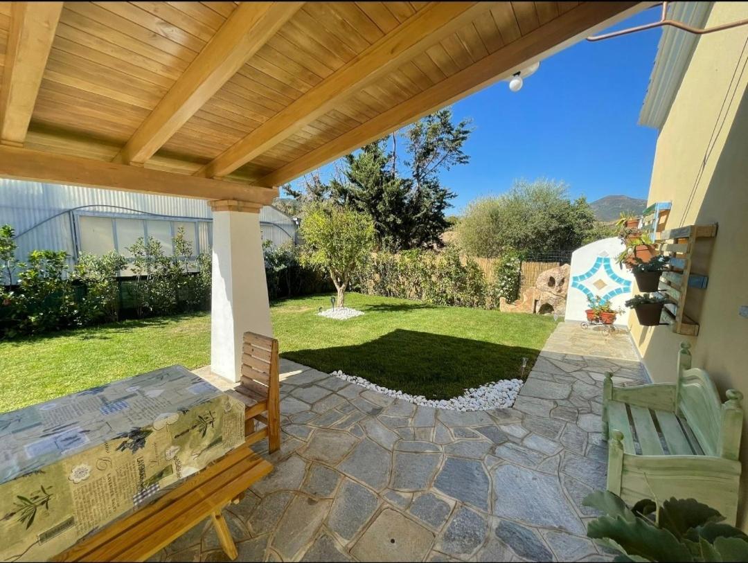 Il Casale Villa Budoni Exteriör bild