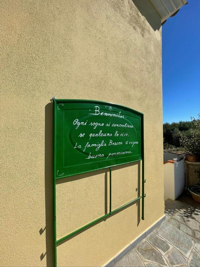 Il Casale Villa Budoni Exteriör bild